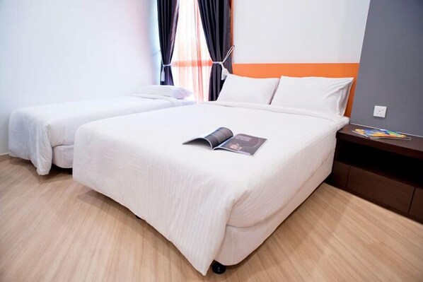 Deluxe Room (triple bed room)