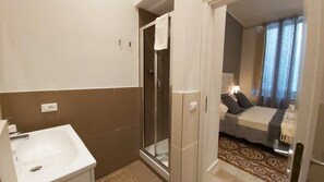 Doppia Romantica | Bagno | Doccia, set di cortesia gratuito, asciugacapelli, bidet