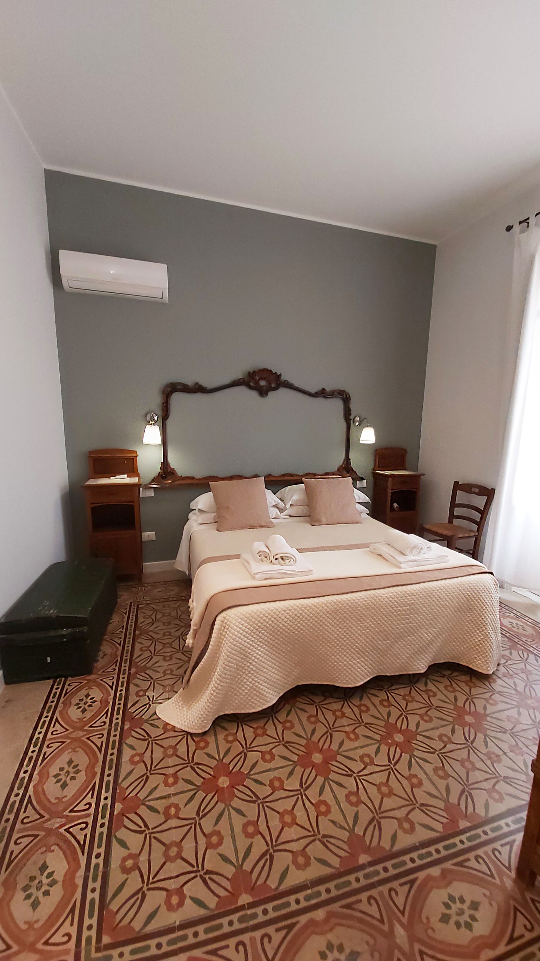 Apartment, Kitchenette | Desk, cribs/infant beds, free WiFi, bed sheets