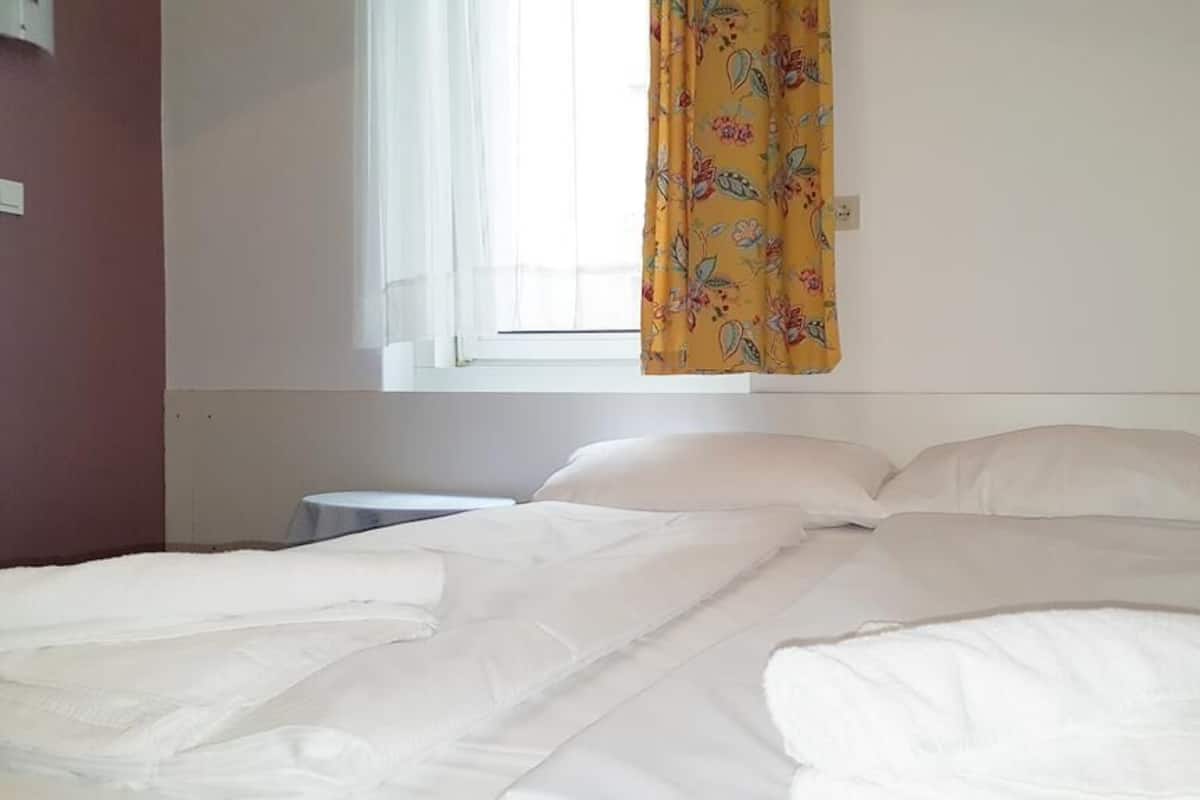 Apartment for 2 people | In-room safe, desk, iron/ironing board, free cots/infant beds