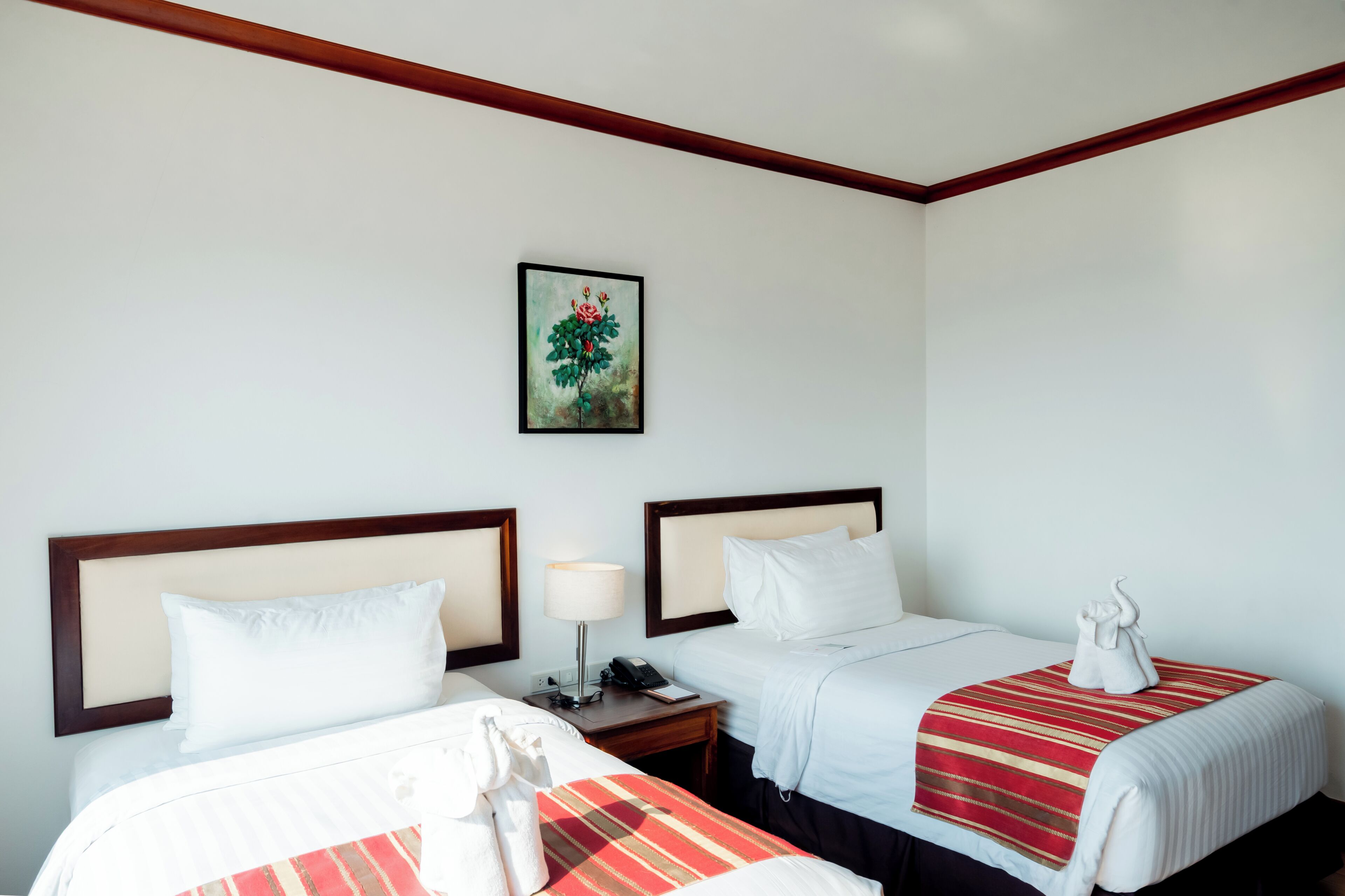 Deluxe Twin Room, City View | 1 bedroom, minibar, in-room safe, desk
