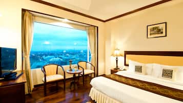 1 chambre, minibar, coffres-forts dans les chambres, bureau
