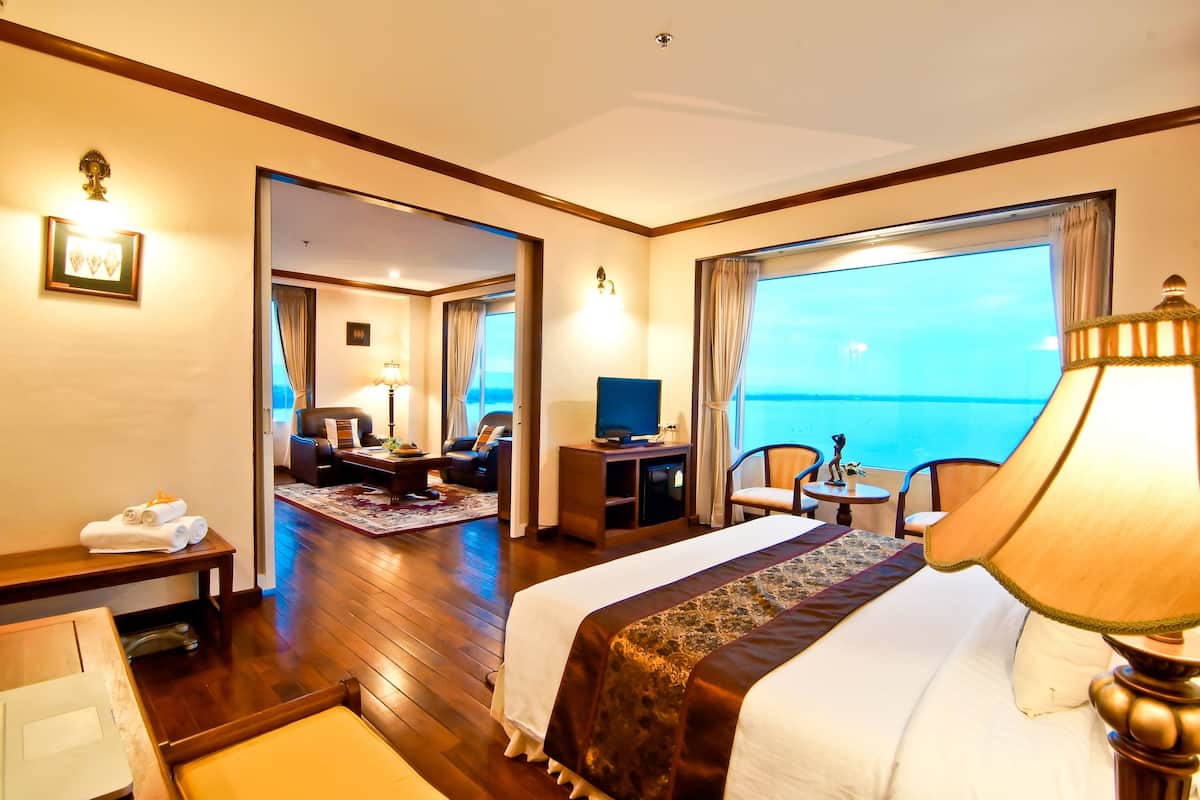 1 bedroom, minibar, in-room safe, desk