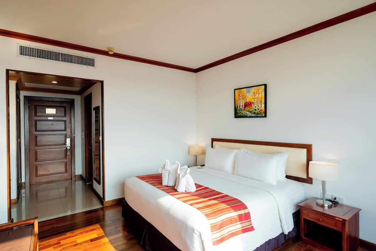 Deluxe Single Room, 1 King Bed, City View