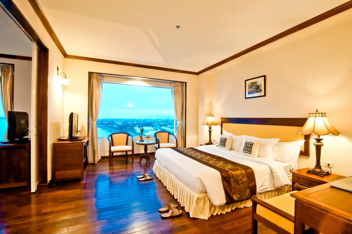1 bedroom, minibar, in-room safe, desk