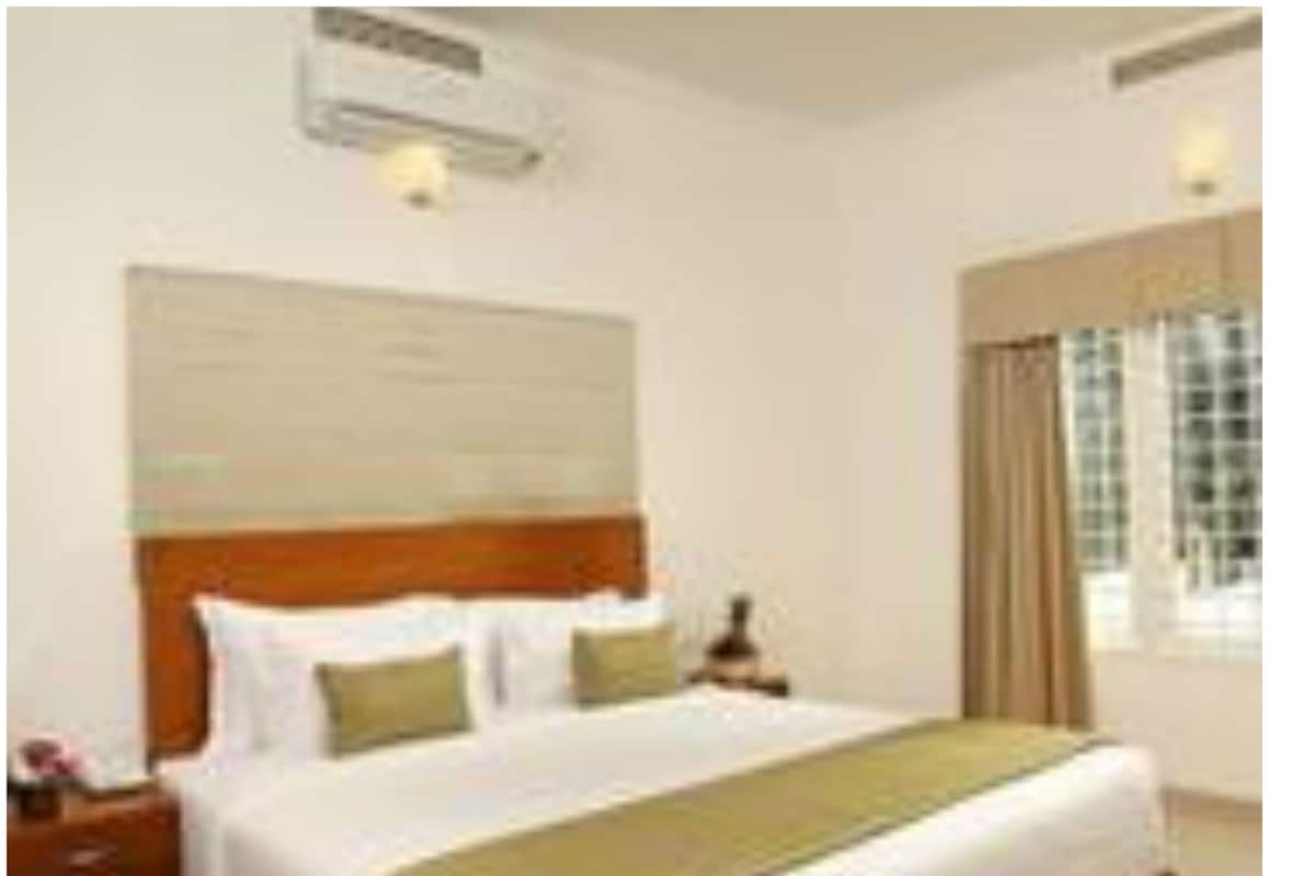 Luxury Villa, 2 Bedrooms, Garden View, Garden Area | 1 bedroom, premium bedding, pillowtop beds, minibar