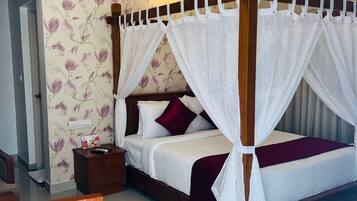 Premium Single Room | 1 bedroom, premium bedding, pillow-top beds, minibar