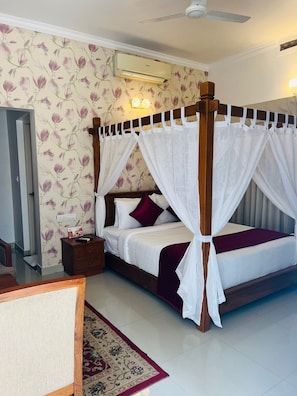 Premium Single Room | 1 bedroom, premium bedding, pillowtop beds, minibar