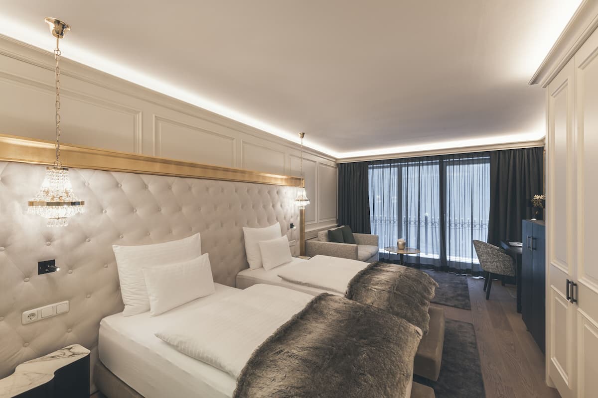 Superior tweepersoonskamer, uitzicht op binnenplaats | Luxe beddengoed, donzen dekbedden, een minibar, een kluis op de kamer