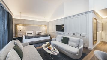 Suite Superior | Biancheria da letto di alta qualità, copriletto in piuma, minibar