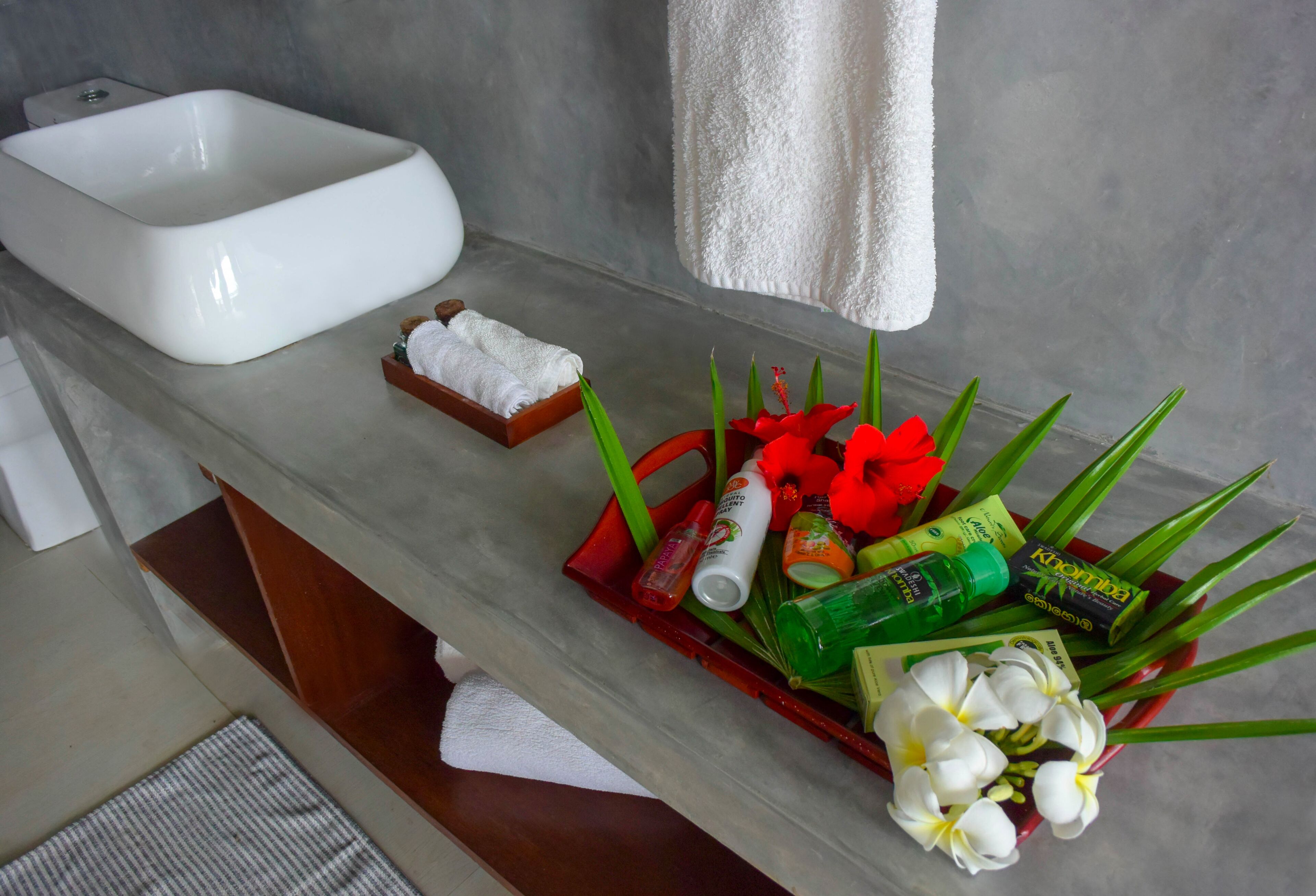 deluxe double or twin room, 1 bedroom, non smoking, oceanfront | bathroom amenities | shower, free toiletries, hair dryer, towels