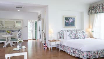 Minibar, in-room safe, desk, free cots/infant beds