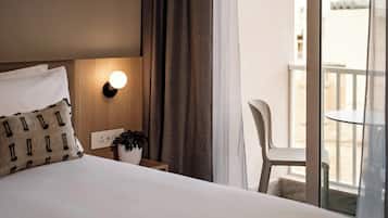 Kamar Keluarga, 1 Tempat Tidur Double dengan tempat tidur Sofa, pemandangan kota | 1 kamar tidur, brankas, Wi-Fi gratis, dan seprai linen