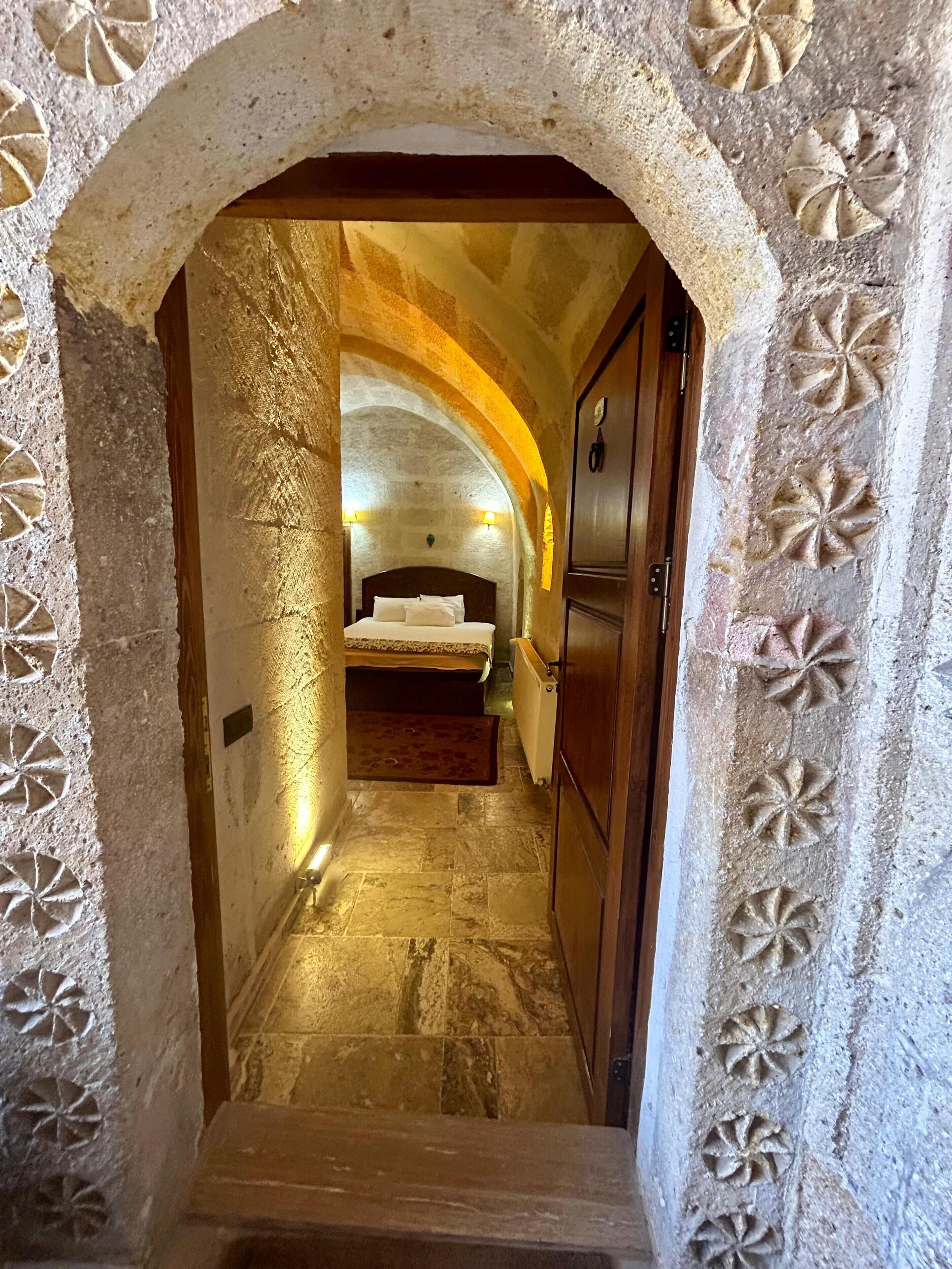 superior room, 1 queen bed | premium bedding, minibar, in-room safe, desk