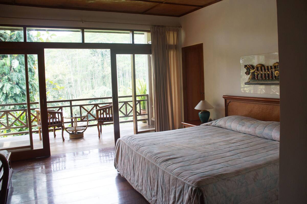 hot spring bungalow | minibar, rollaway beds