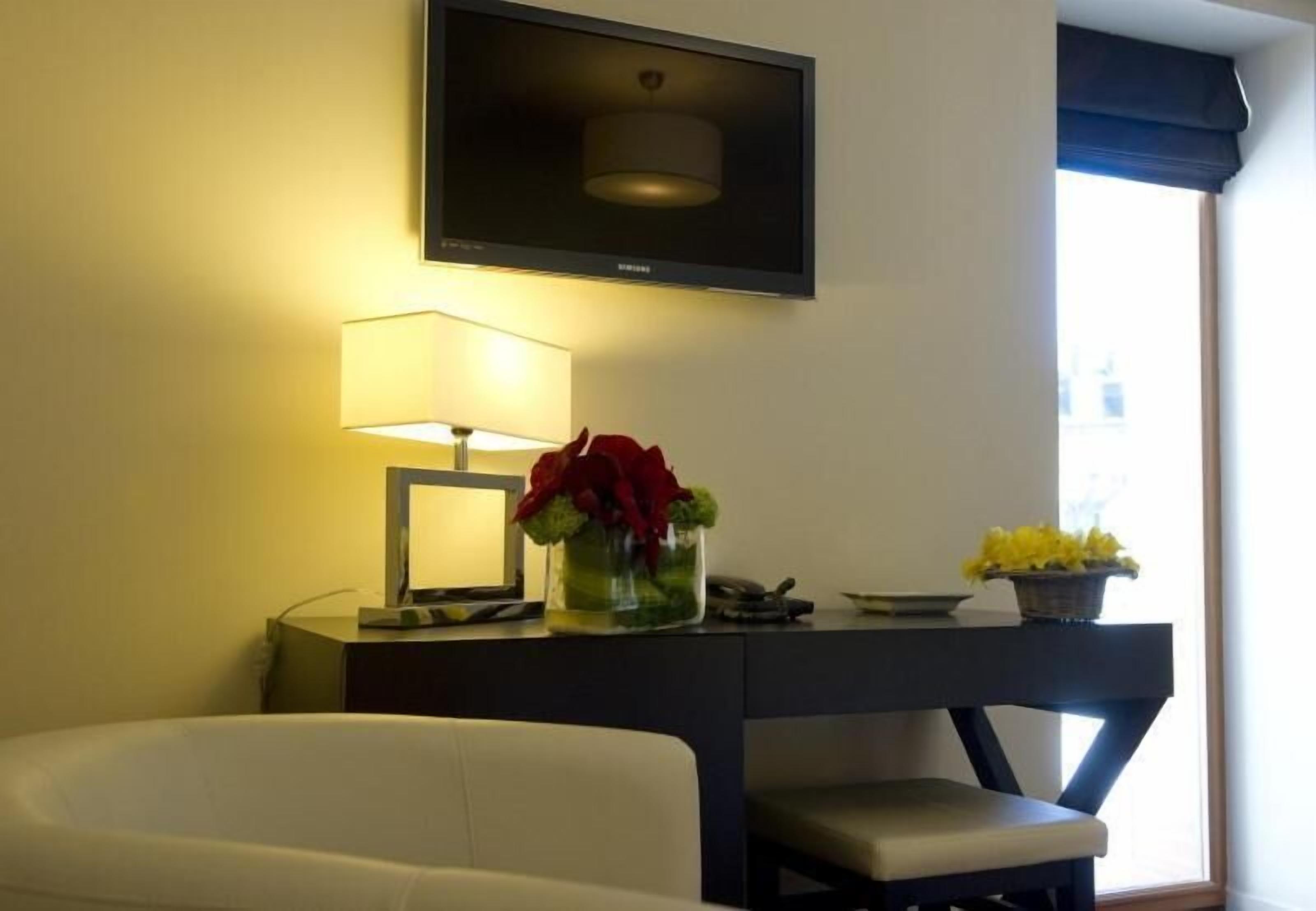 1 bedroom, premium bedding, minibar, in-room safe