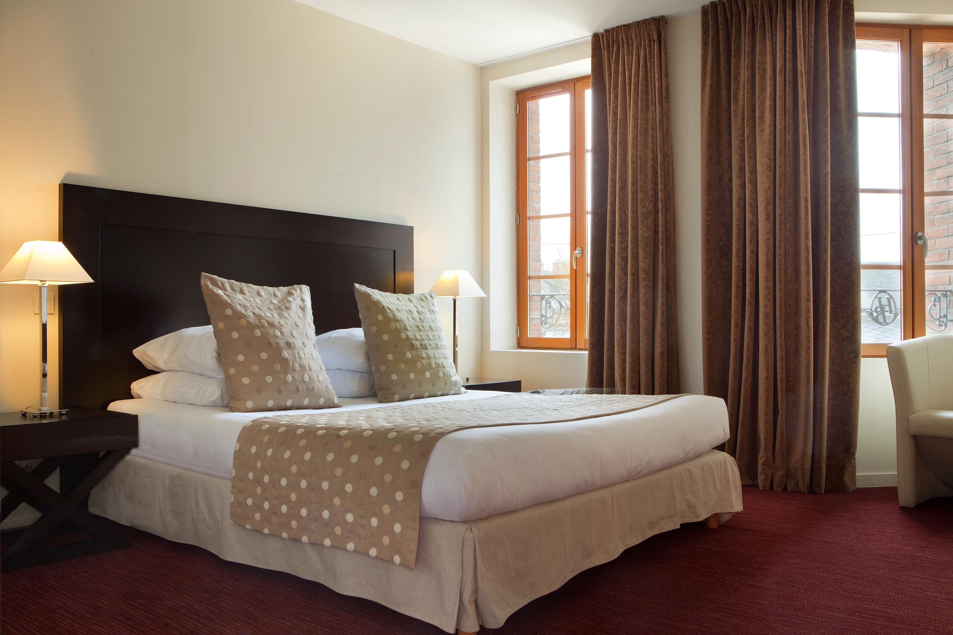 superior double or twin room | 1 bedroom, premium bedding, minibar, in-room safe