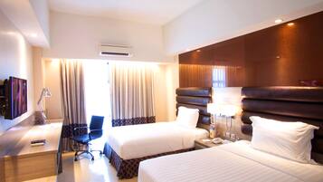 1 bedroom, premium bedding, in-room safe, desk