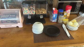 Free daily continental breakfast