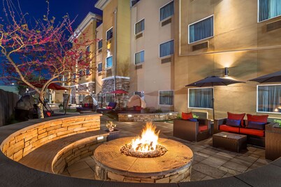 Best Western Plus Lake Jackson Inn & Suites