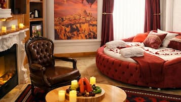 Egyptian cotton sheets, premium bedding, minibar, in-room safe