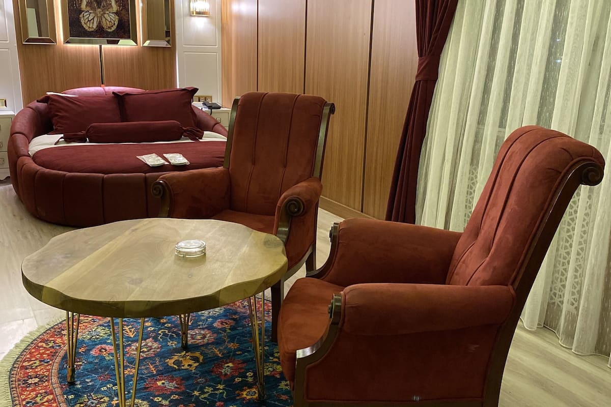 romantic suite | 1 bedroom, egyptian cotton sheets, premium bedding, minibar