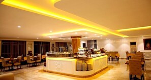 Desayuno todos los días (con cargo) 