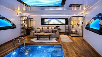 Egyptian cotton sheets, premium bedding, minibar, in-room safe