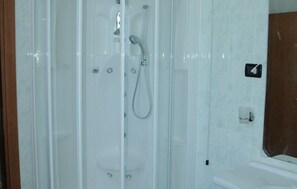 Premium bedding, minibar, in-room safe, desk - Albergo Villa Ester (Tagliolo Monferrato)