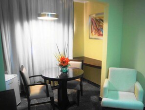 32-Zoll-LCD-Fernseher mit Kabelempfang, Fernseher