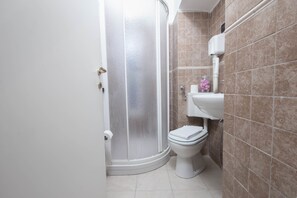 Chambre Triple | Salle de bain