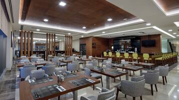 Breakfast, lunch, dinner served; international cuisine