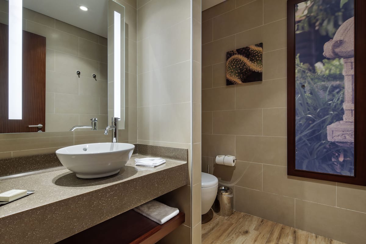 premium bedding, in-room safe, desk, free cots/infant beds