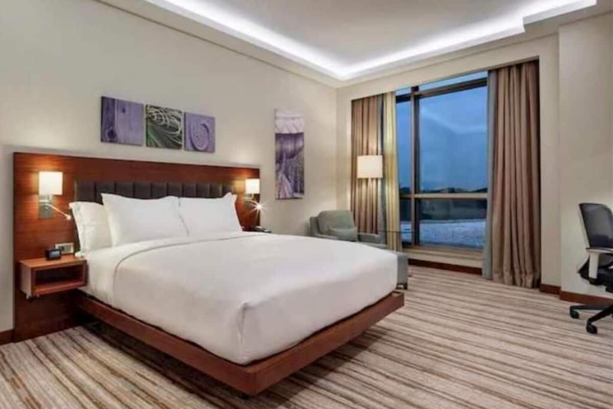 Roupas de cama premium, cofres nos quartos, escrivaninha, berços grátis
