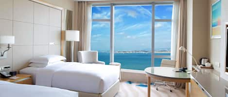 1 bedroom, Egyptian cotton sheets, premium bedding, down duvets