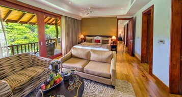 Ropa de cama de alta calidad y minibar 