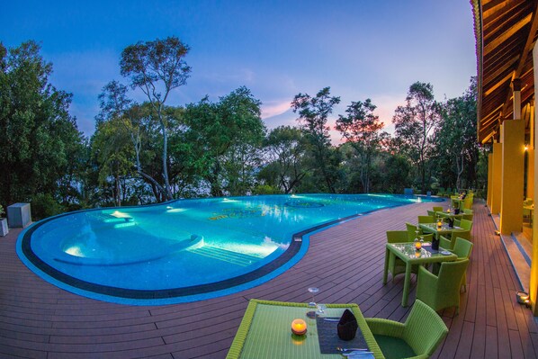 Indoor pool, outdoor pool
