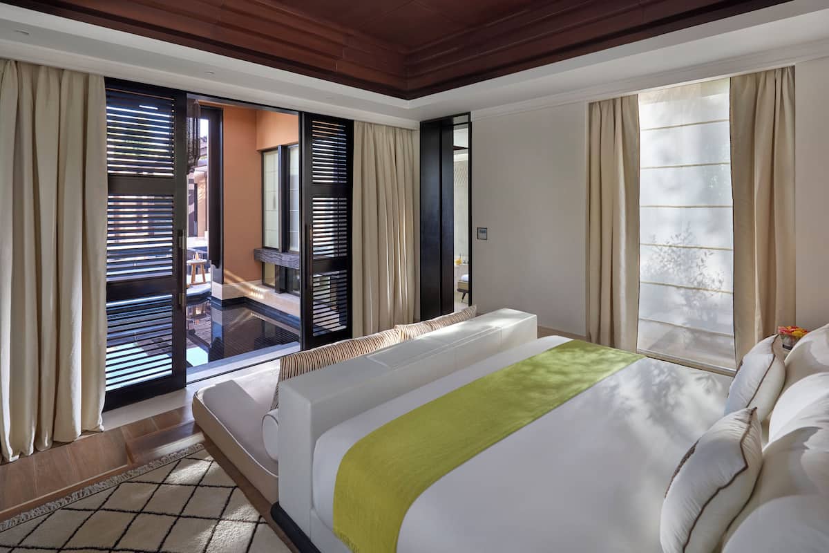 1 phòng ngủ, bộ đồ giường cao cấp, minibar, két bảo mật tại phòng 