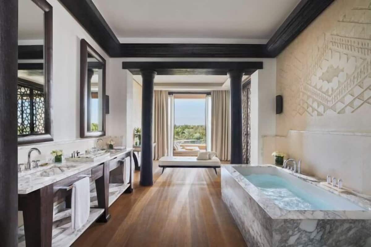 Spa | Salas para tratamentos a dois, sauna seca, banheira de hidromassagem