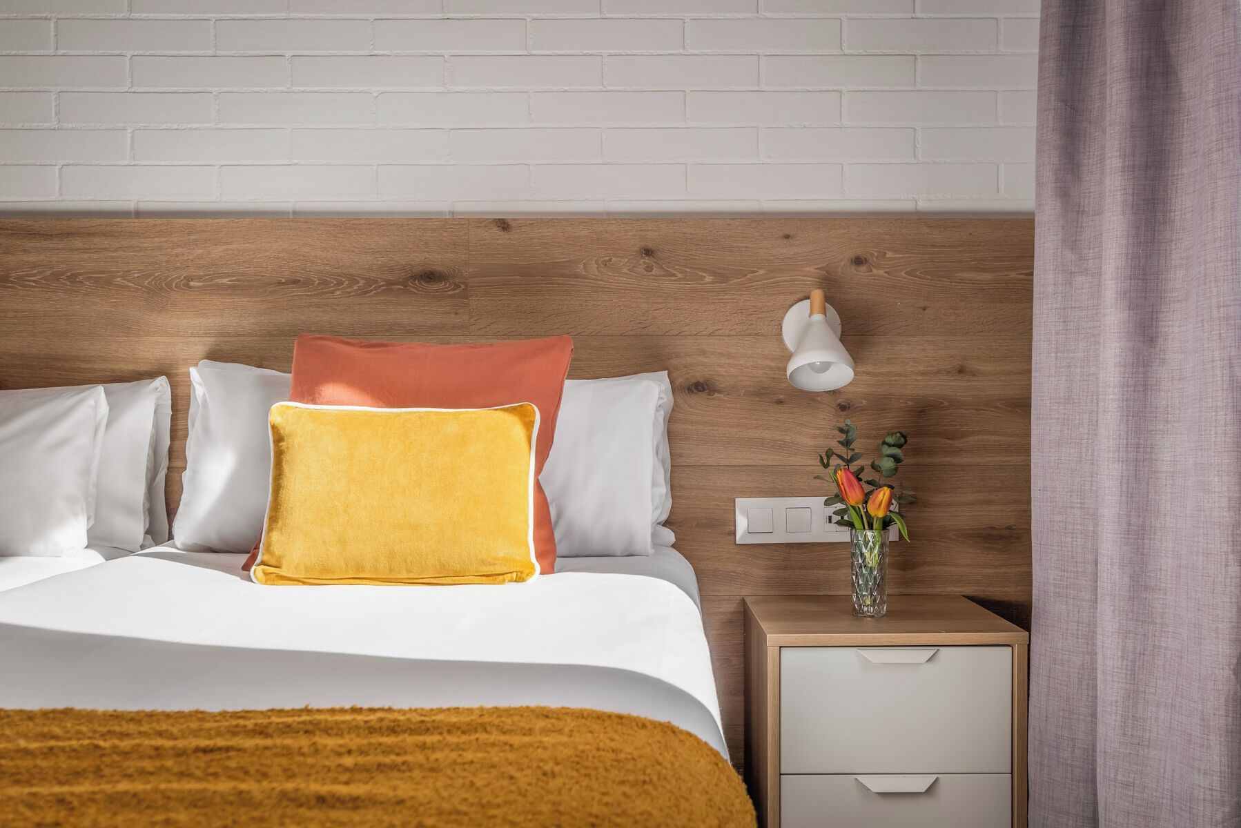 triple room | blackout curtains, free wifi, bed sheets