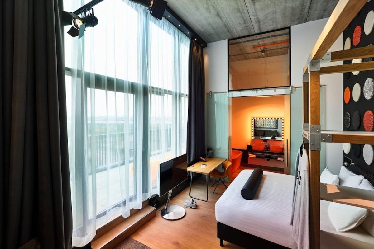 Suite (Offbeat)