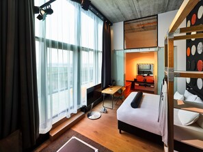 Minibar, in-room safe, desk, iron/ironing board - Jaz in the City Amsterdam (Amsterdam)
