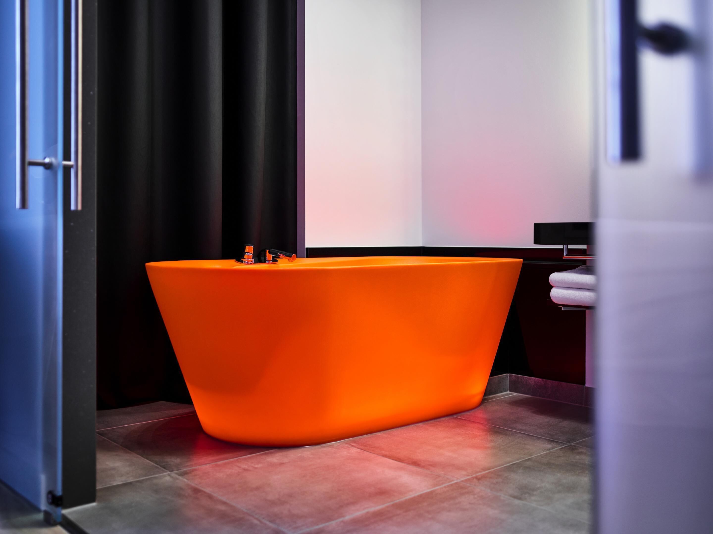 Suite (Offbeat) | Minibar, in-room safe, desk, iron/ironing board