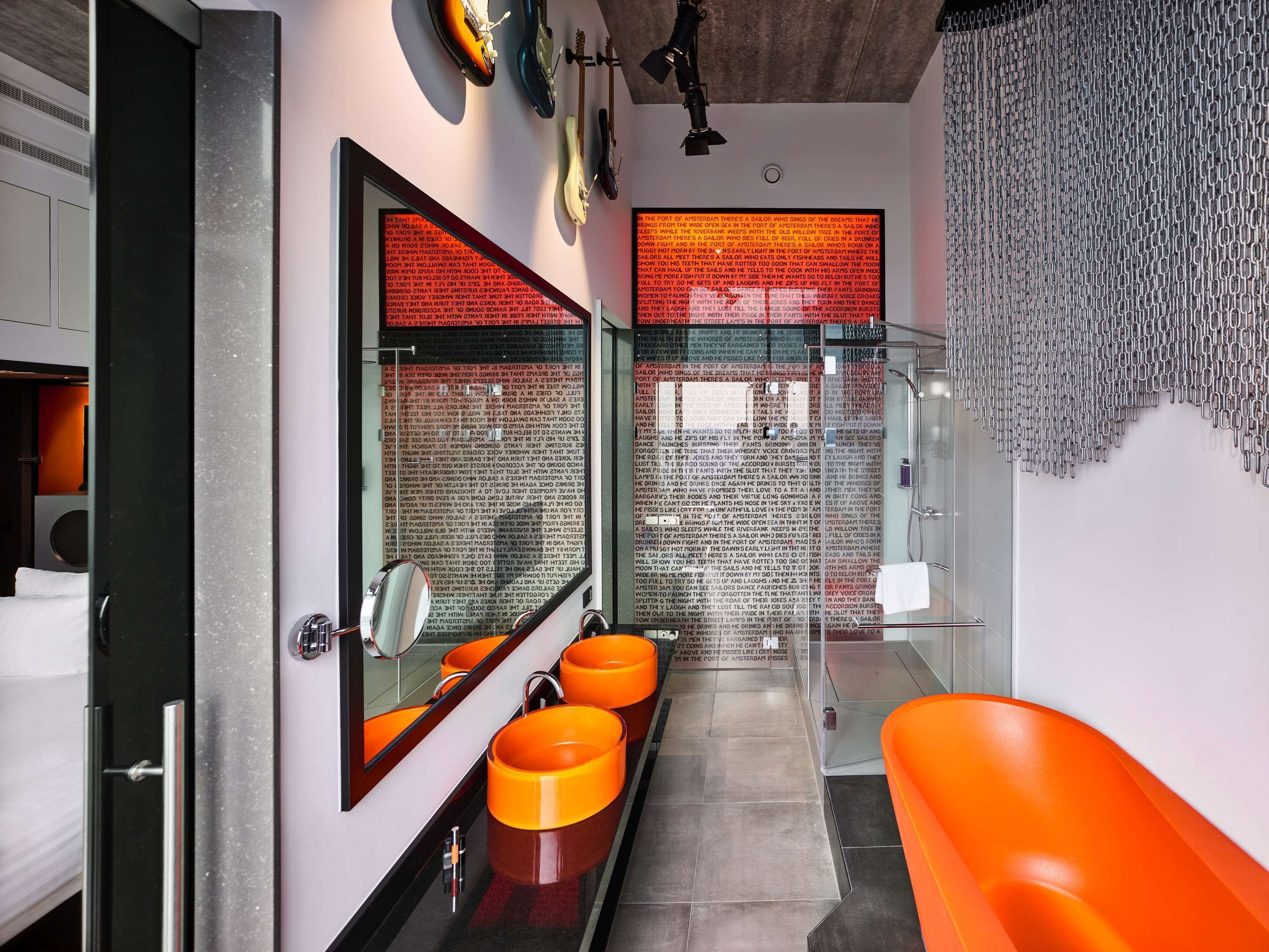 suite (vip) | minibar, in-room safe, desk, iron/ironing board