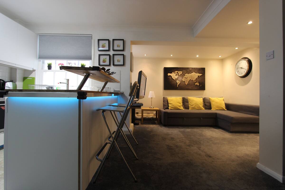 Superior Apartment, 2 Bedrooms (Burwood Place) | 객실 내 금고, 다리미/다리미판, 무료 WiFi