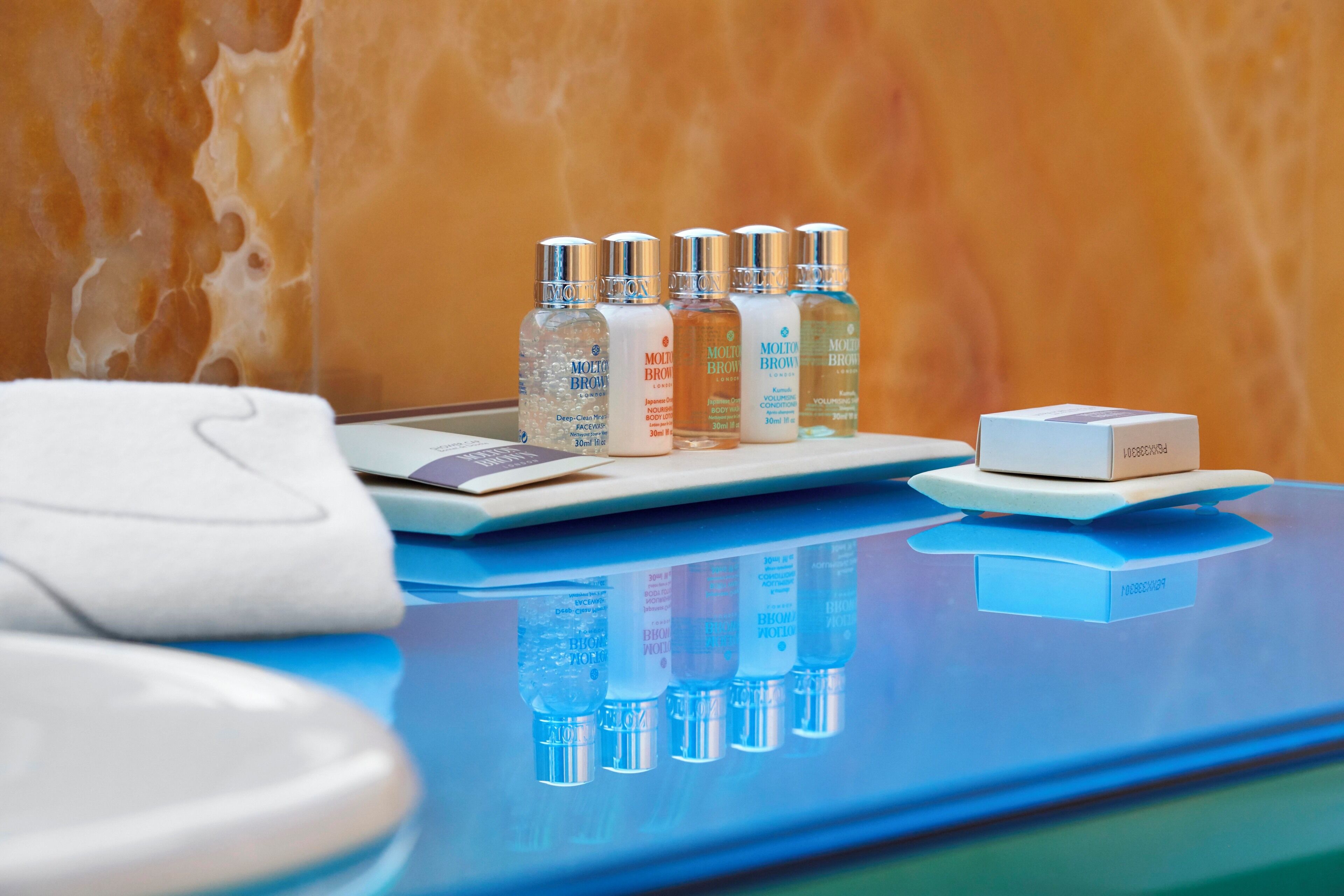 room (sun) | premium bedding, pillow-top beds, in-room safe, individually decorated