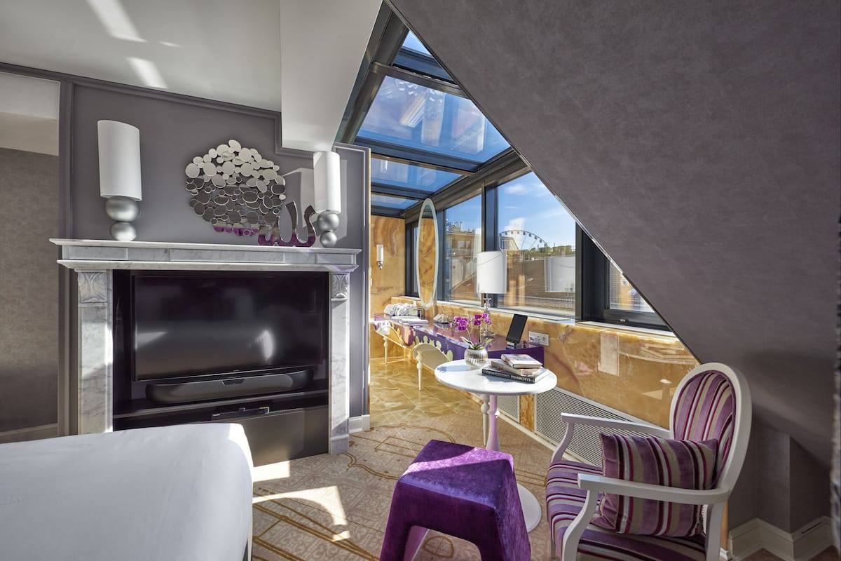 room (sun) | premium bedding, pillow-top beds, in-room safe, individually decorated