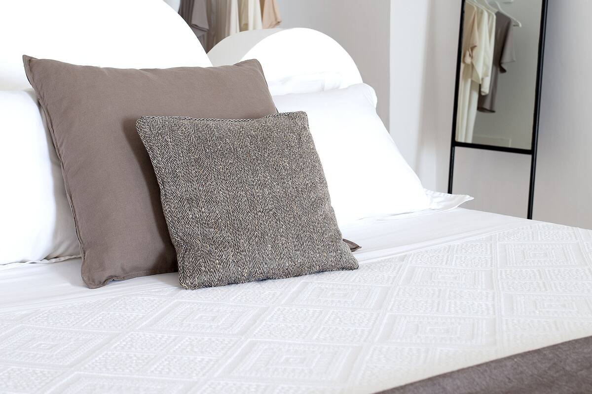 Honeymoon Studio Suite, Private Pool (Vasilicos) | Minibar, in-room safe, soundproofing, iron/ironing board (on request)
