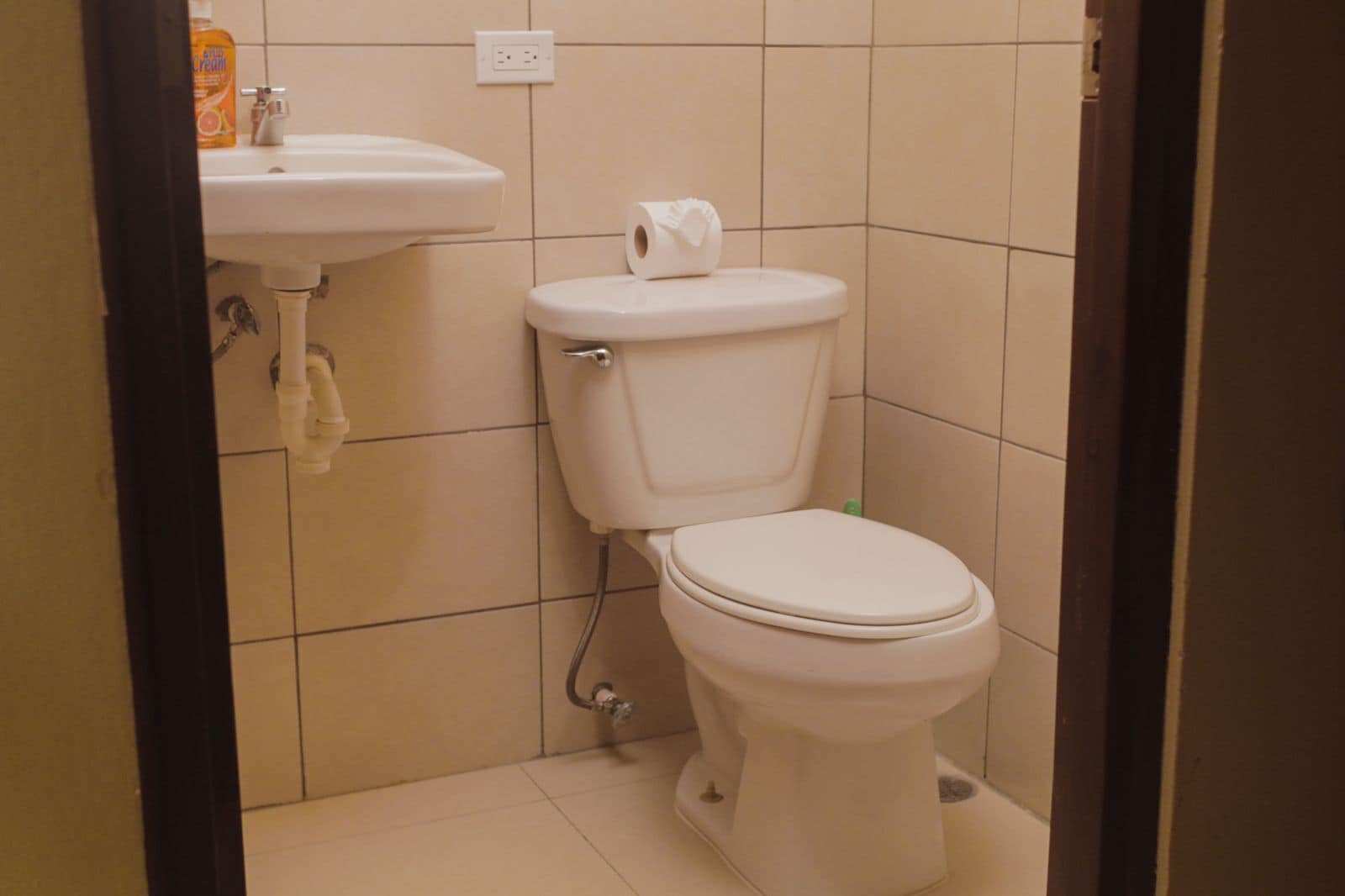 double room, 1 double bed, private bathroom | bathroom | shower, free toiletries, hair dryer, towels