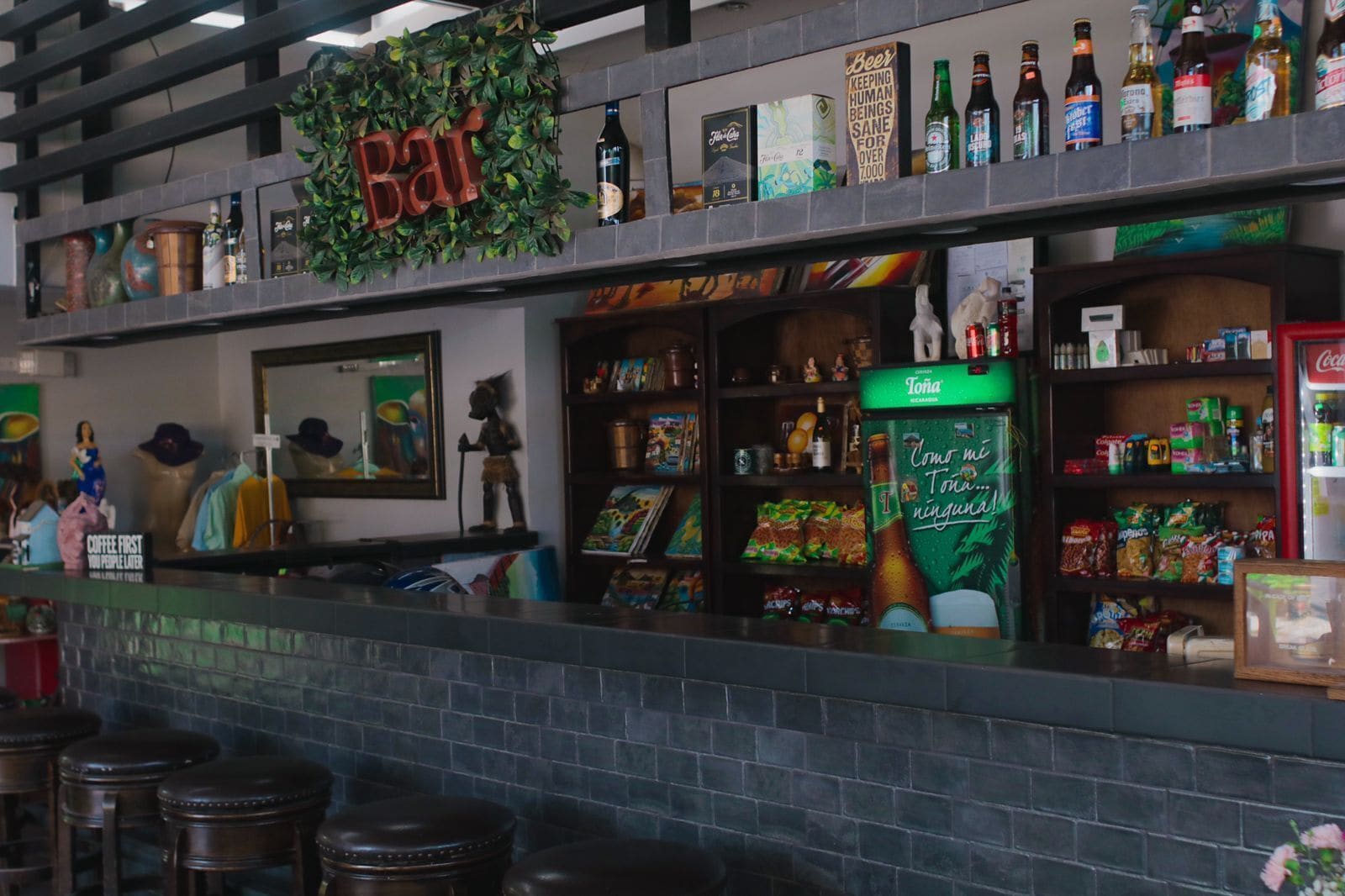 breakfast, lunch, dinner served; international cuisine